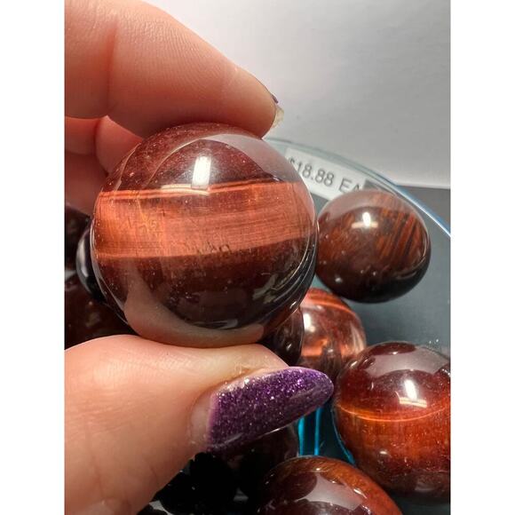 Red tigers eye sphere - Picture 7 of 11